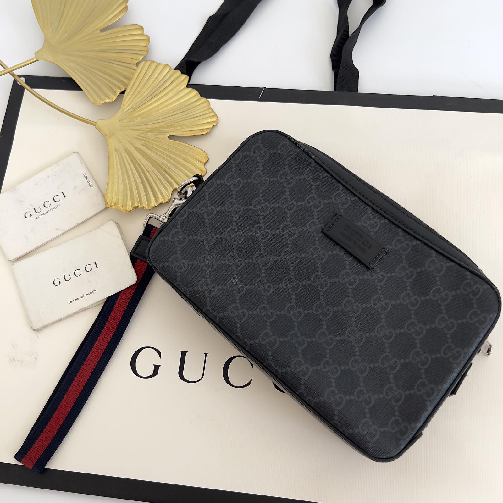 Gucci Logo GG Beige/ Ebony Black Wool Leather Clutch Wristlet BNIB Made in  Italy