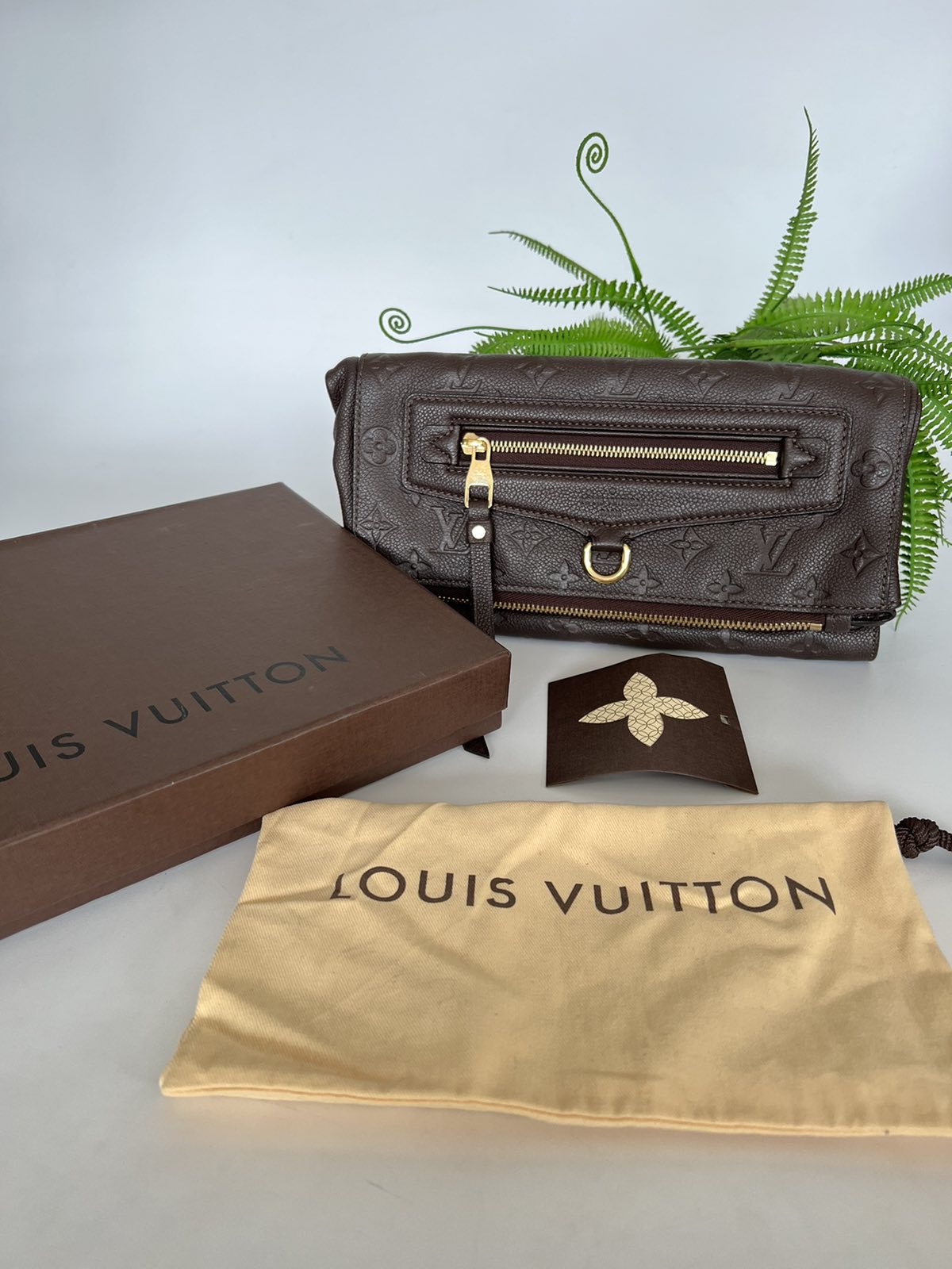 Louis Vuitton Monogram Empreinte Petillante Clutch, Louis Vuitton Handbags