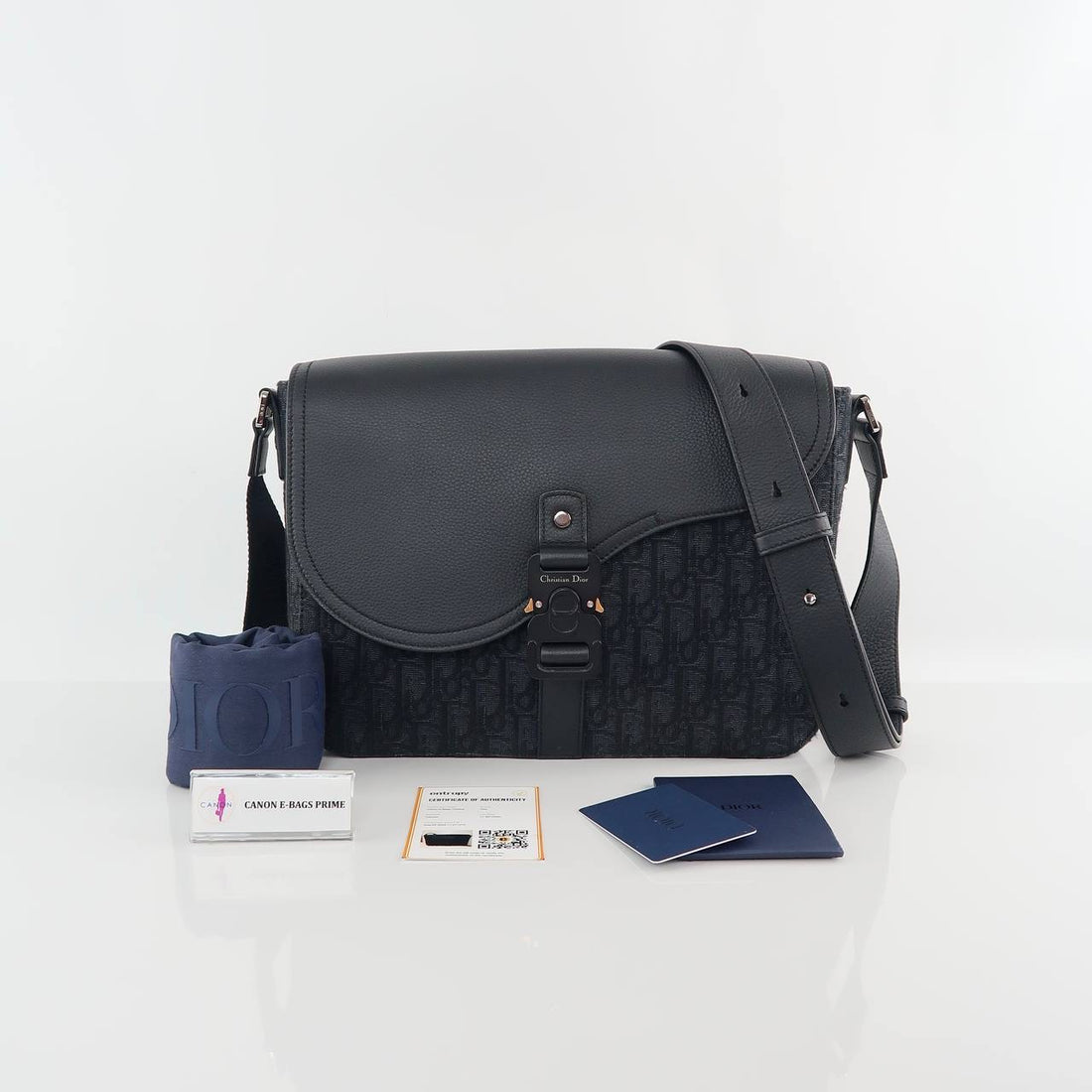 Oblique Jacquard Saddle Messenger Flap