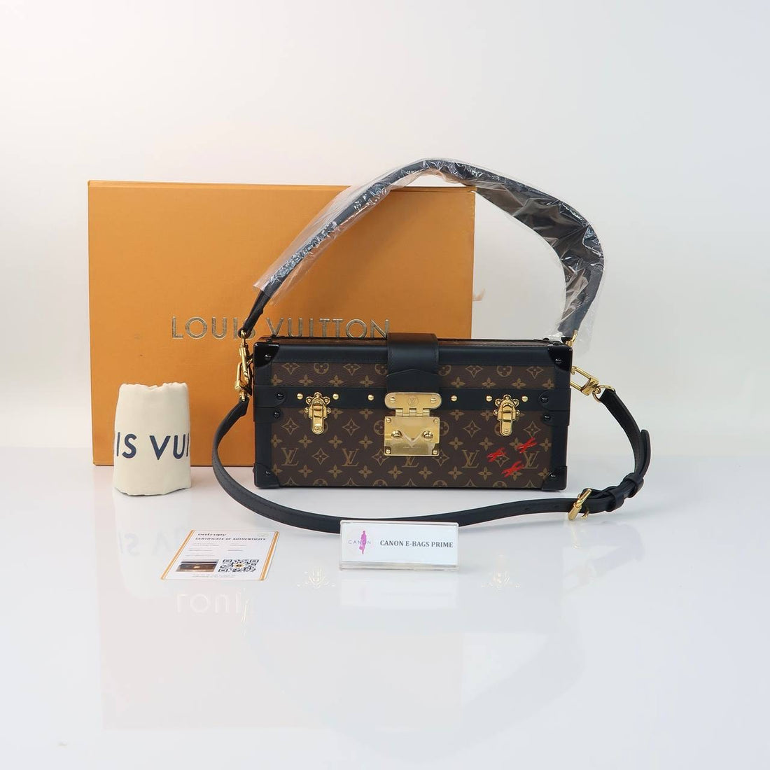 Petite Malle Eastwest Shoulder Bag