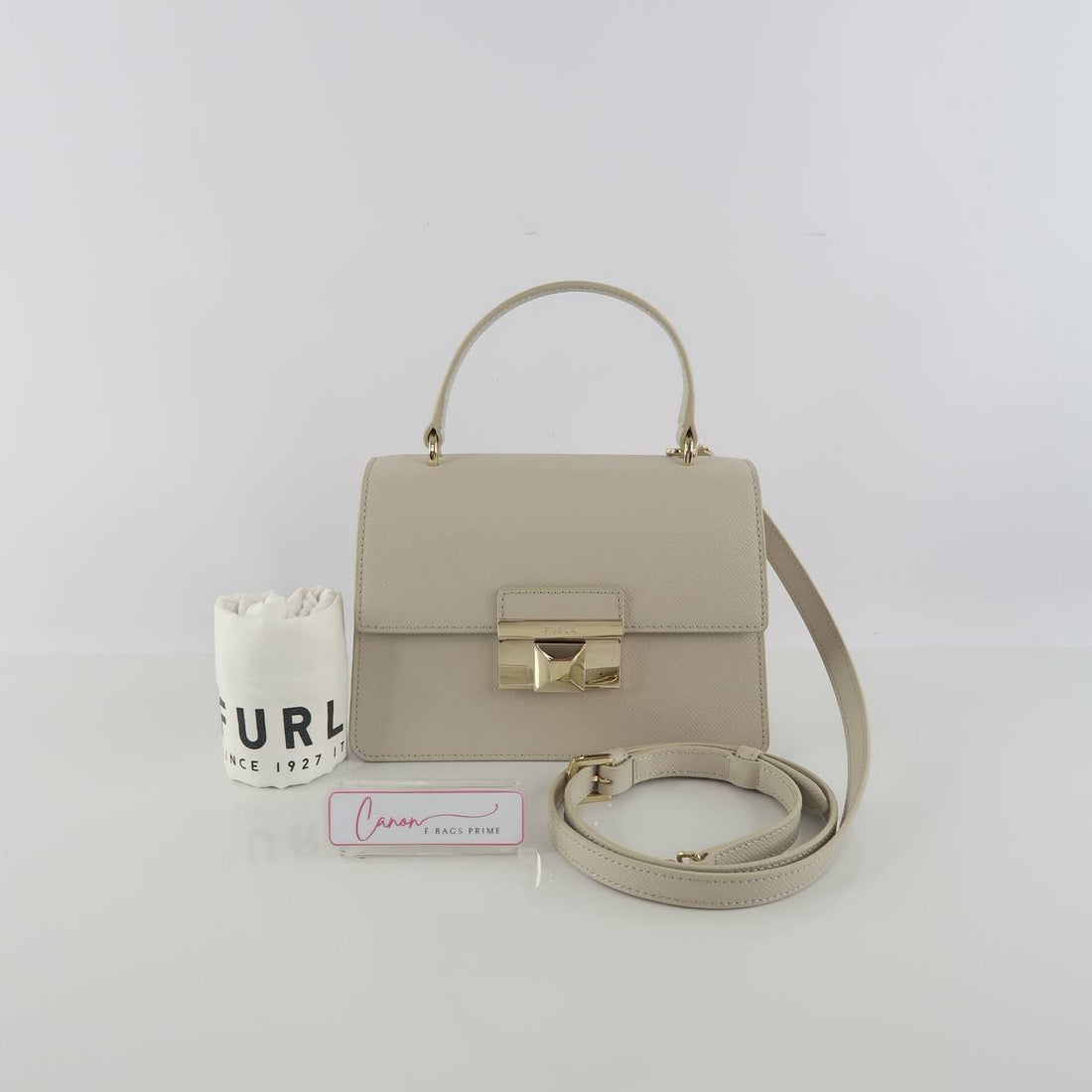 Venere Top Handle Pearl Clutch