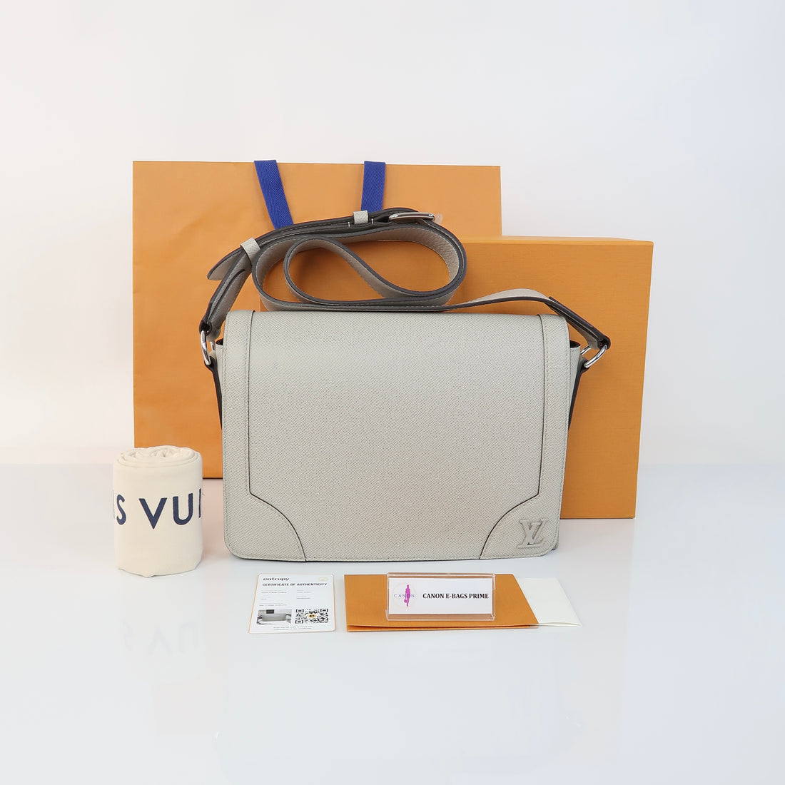 Taiga New Flap Messenger Bag