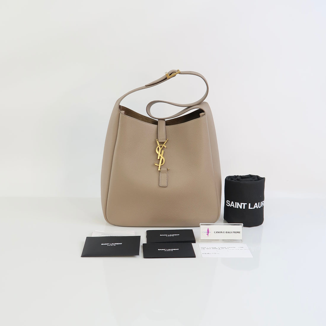 LE 5 À 7 Supple Shoulder Bag