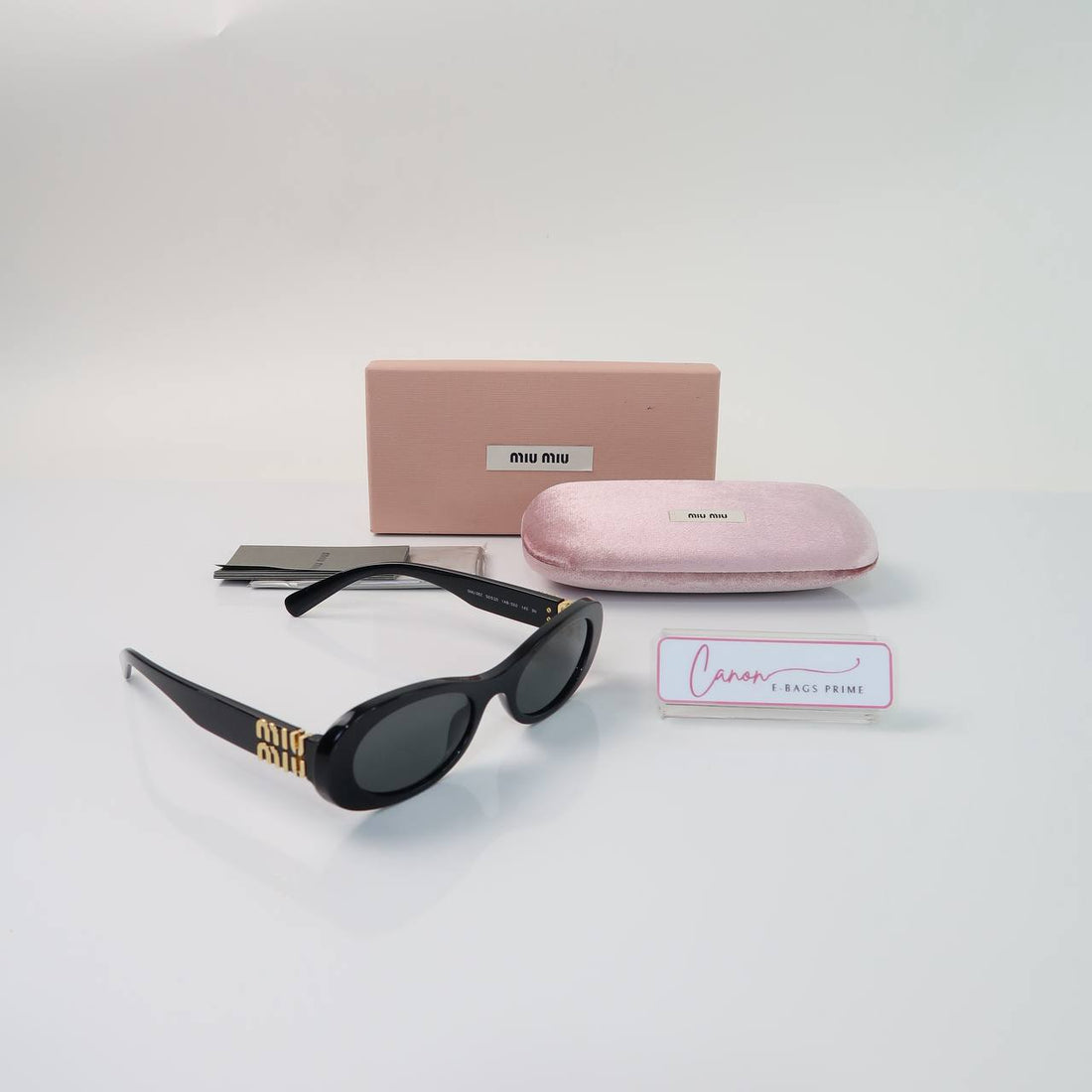 Black Oval Sunglasess