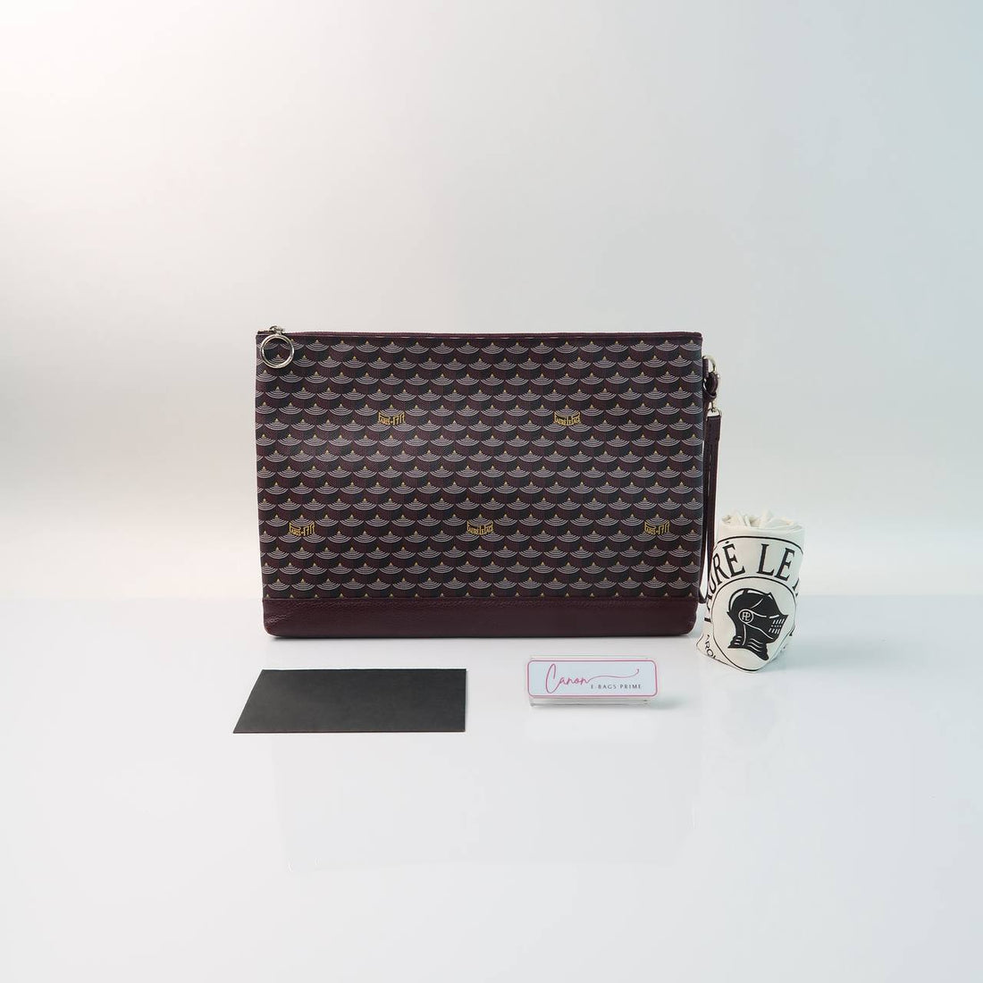 Pochette Zip 33 Wristlet Pouch