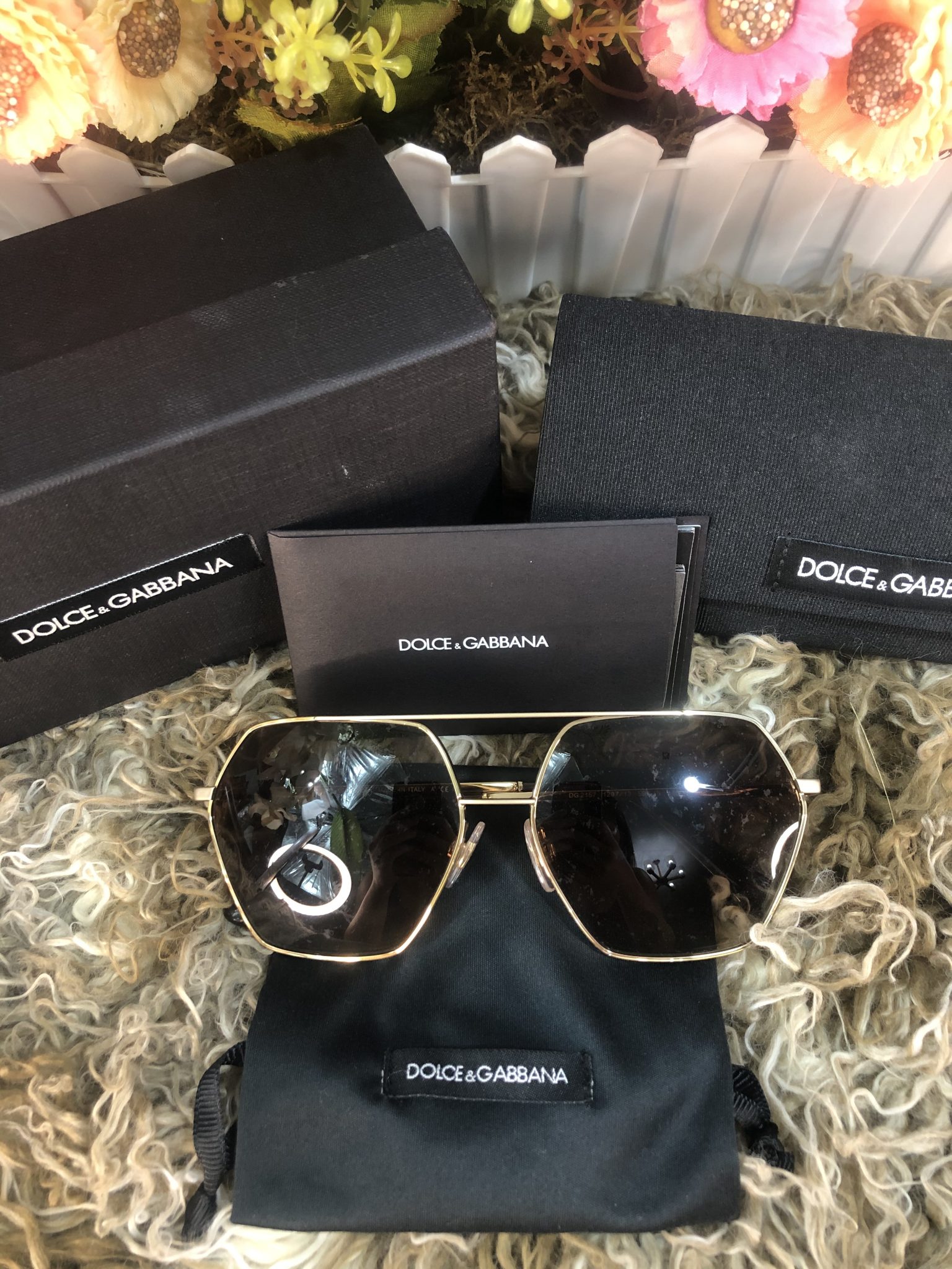 Dolce & Gabbana Hexagon Black Sunglasses. Gold frame. Made in Italy. -  Canon E-Bags Prime