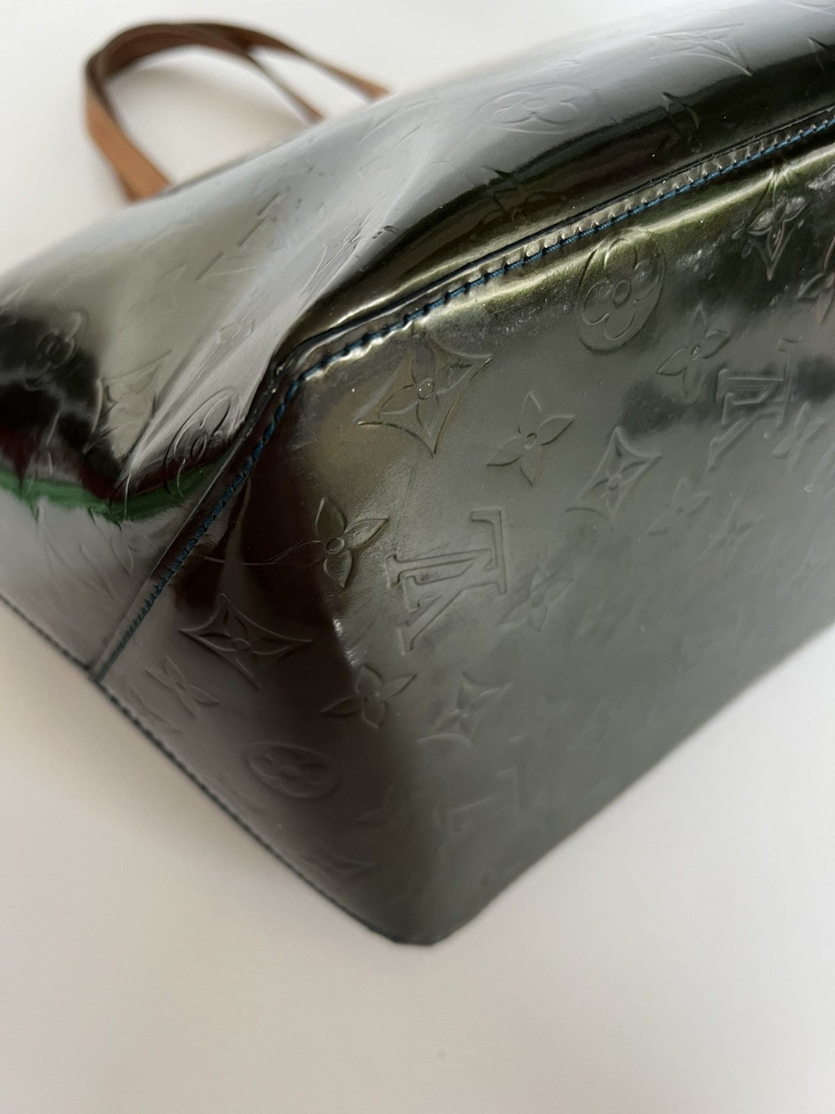 LOUIS VUITTON Bellevue GM Vernis Olive Green Patient Leather HandBag A –  Debsluxurycloset