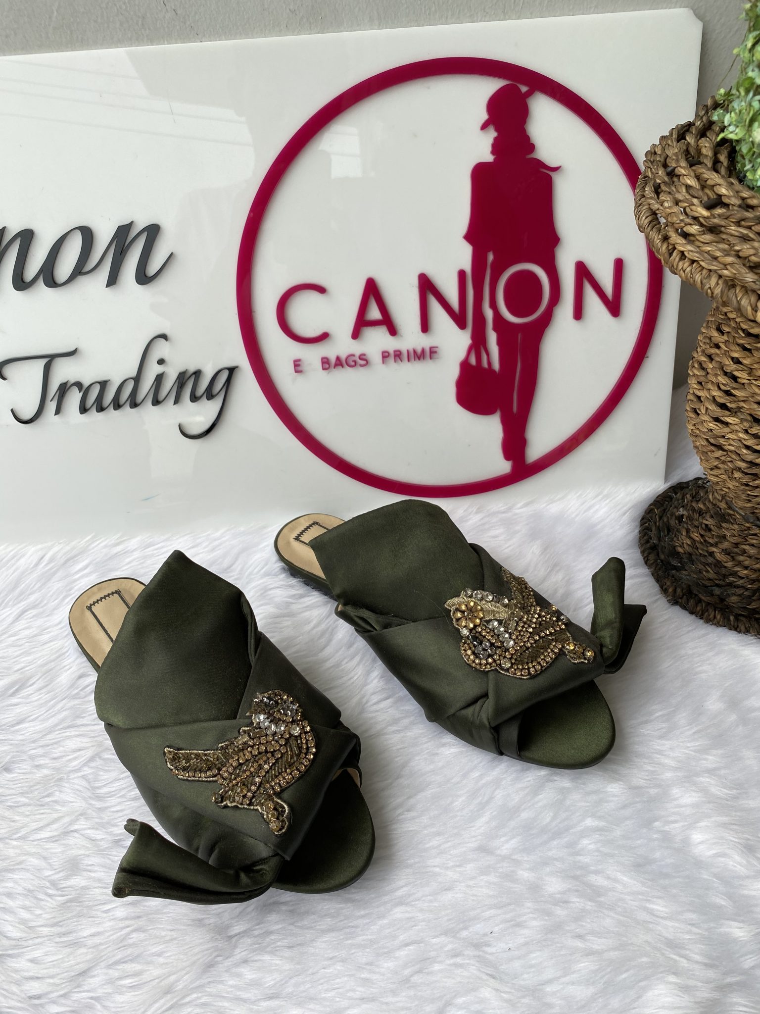N21 Bow Embellished Slippers Green Size 39. – Canon E-Bags Prime