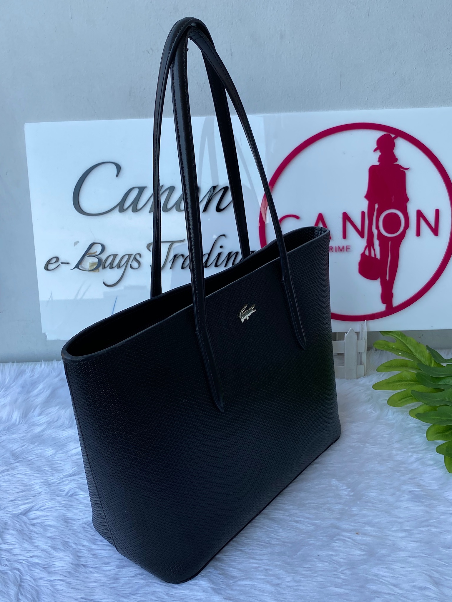 Lacoste Chantaco Leather Black Tote Bag. - Canon E-Bags Prime