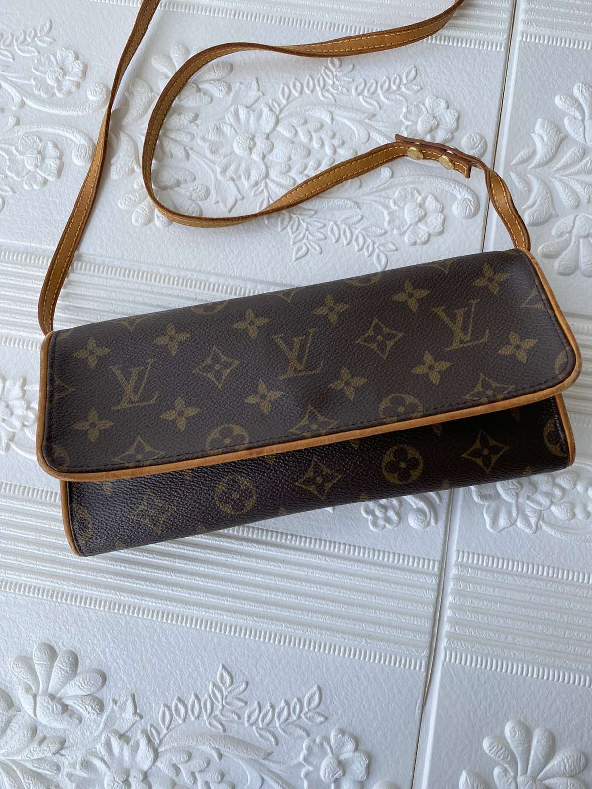 How to spot a FAKE and AUTHENTIC LOUIS VUITTON bag? - Love Cynthia - The  Blog