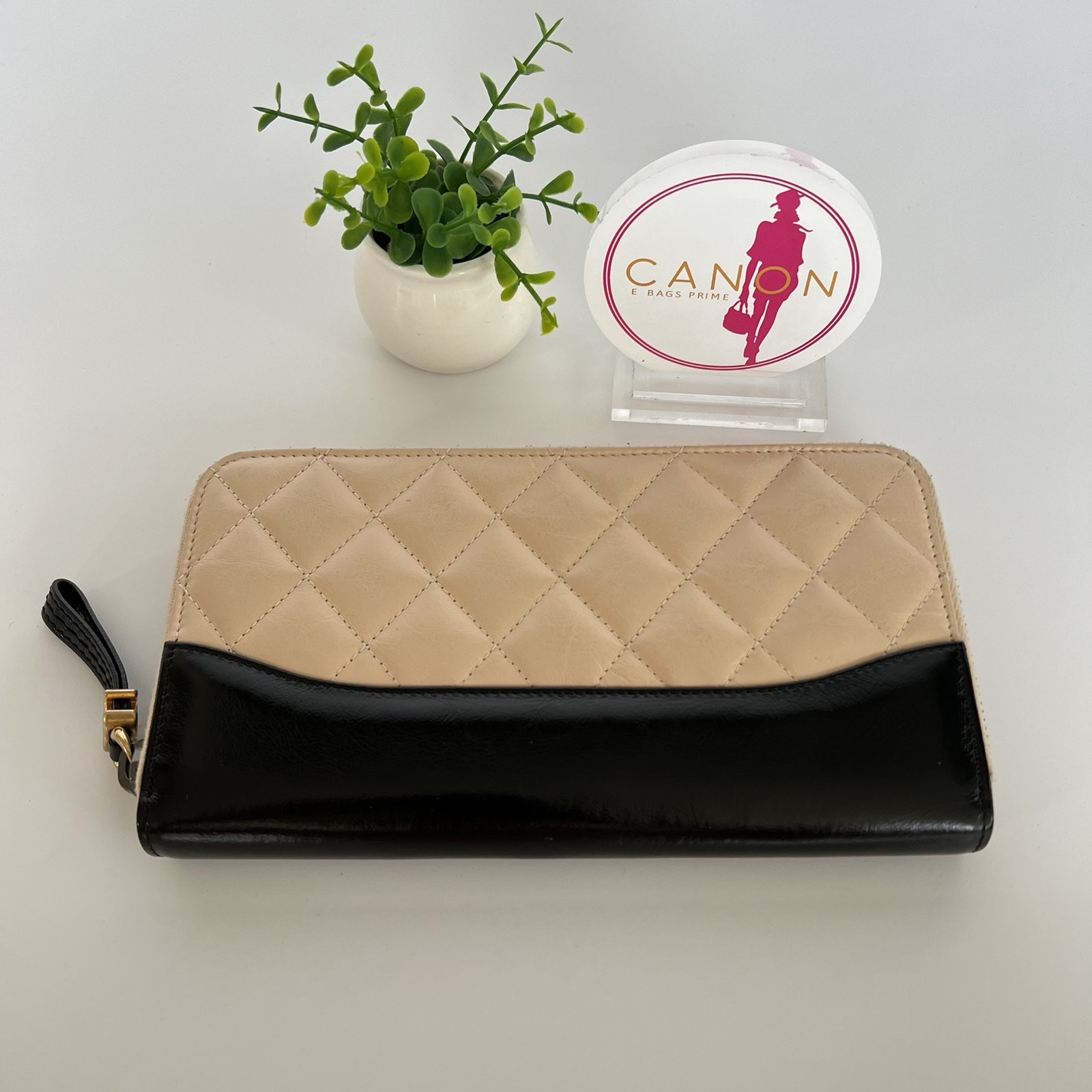 Chanel Bicolor Lambskin Long Zippy Wallet. Series 26xxxxxx. Made in Spain.  - Canon E-Bags Prime