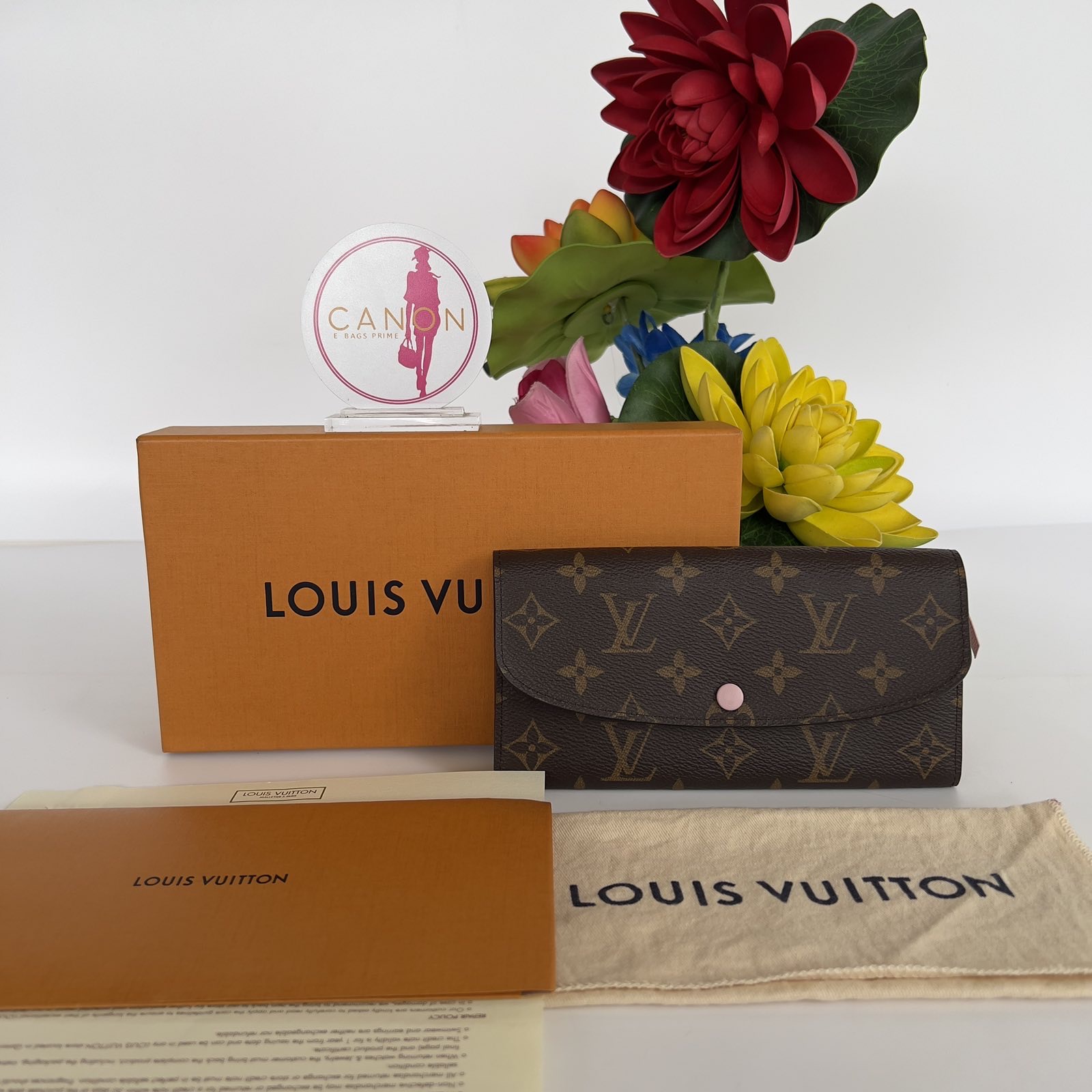 Louis Vuitton Emilie wallet (M60697)  Louis vuitton emilie wallet, Louis  vuitton, Vuitton