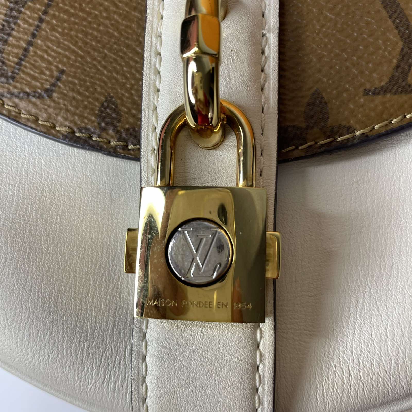 ❌SOLD❌ Chantilly Lock Reverse White Crossbody Bag