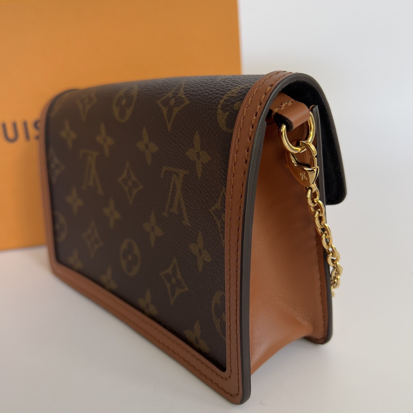 Louis Vuitton Reverse Monogram Dauphine Mini Wallet on Chain. Microchip.  Made in France. With receipt, ribbon, dustbag & box ❤️