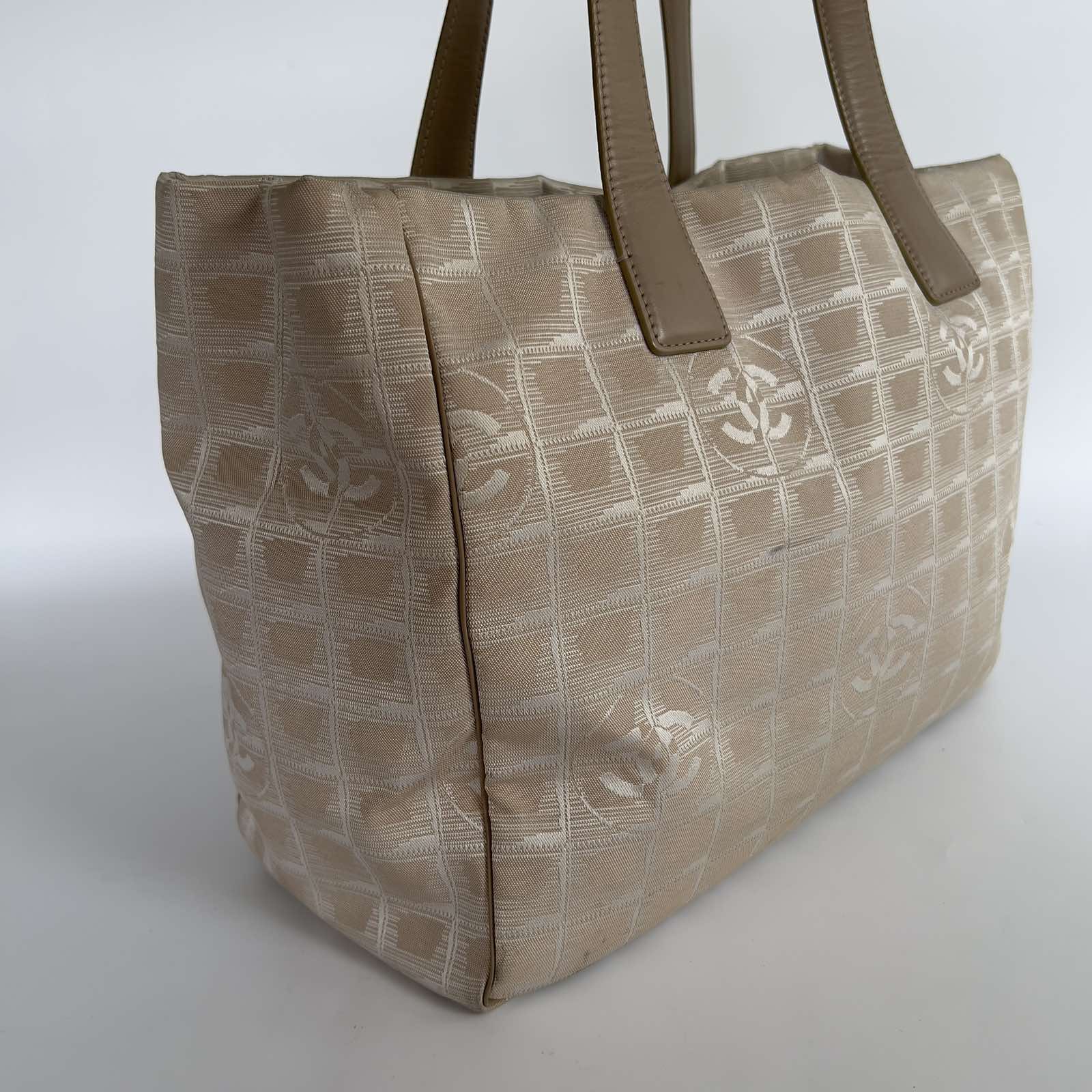 Chanel Camelia Beige Tote Bag. Series 8xxxxxx. Made in Italy. No inclusions  ❤️ - Canon E-Bags Prime