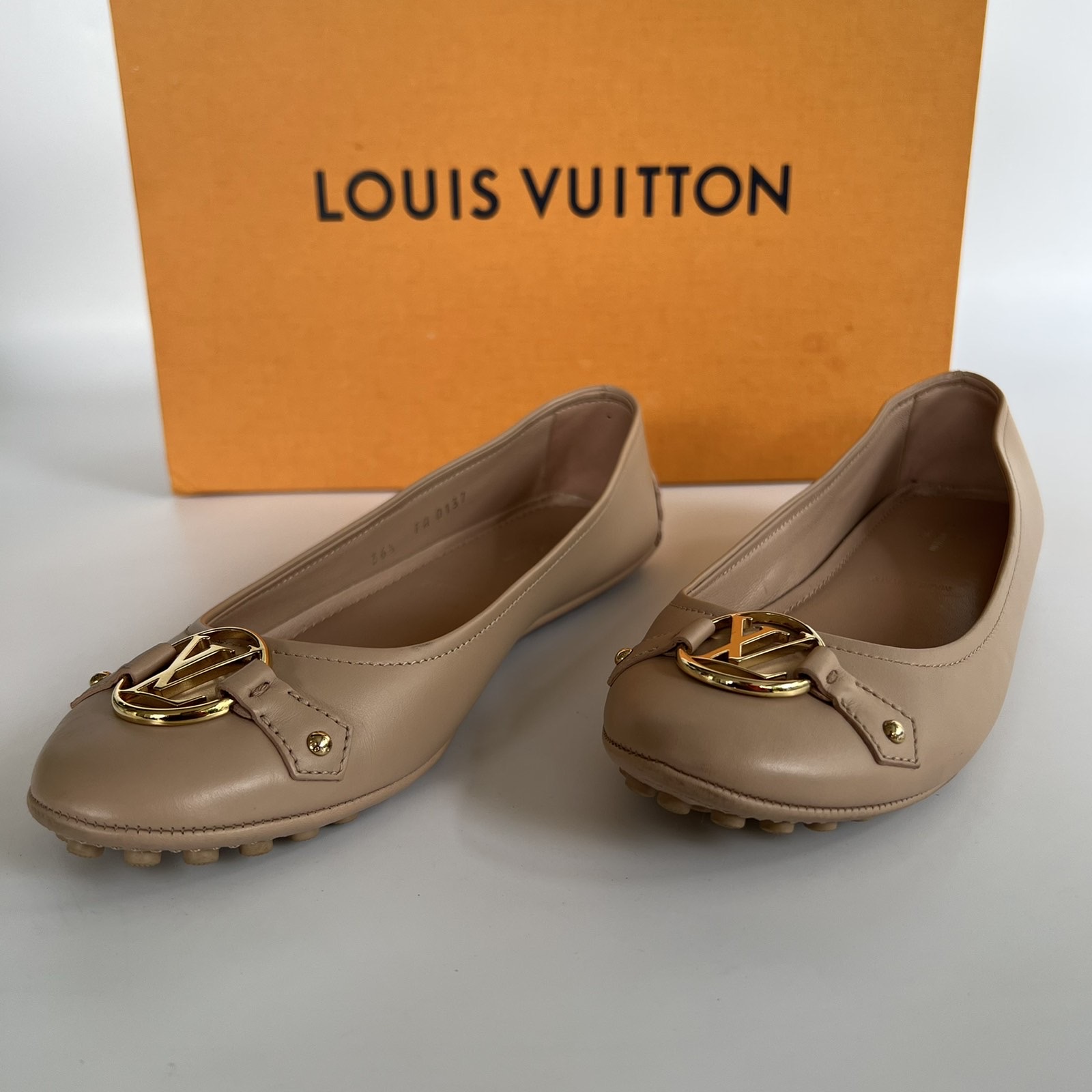 Louis Vuitton Beige Patent Oxford Flats Size 37 Louis Vuitton