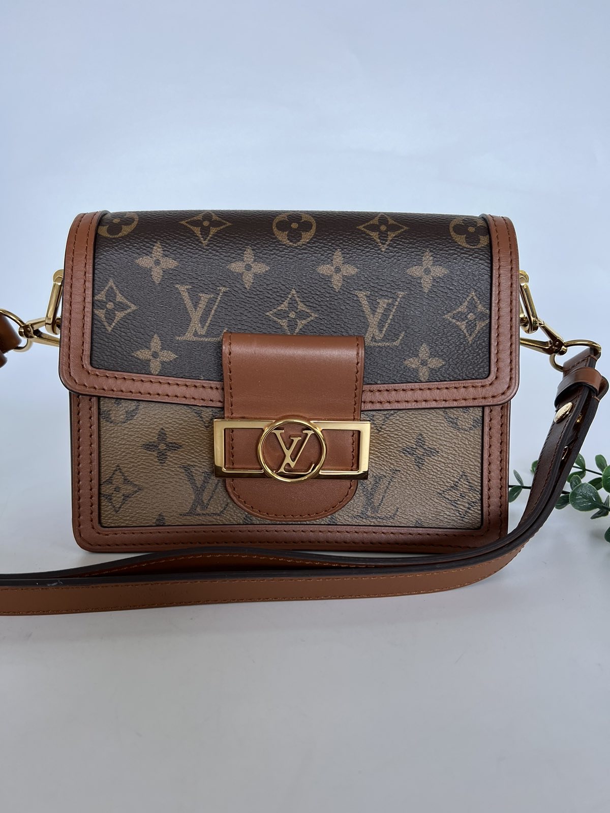 Louis Vuitton Handbag Lv Dauphine Lock Monogram 144 (J1382) - KDB Deals