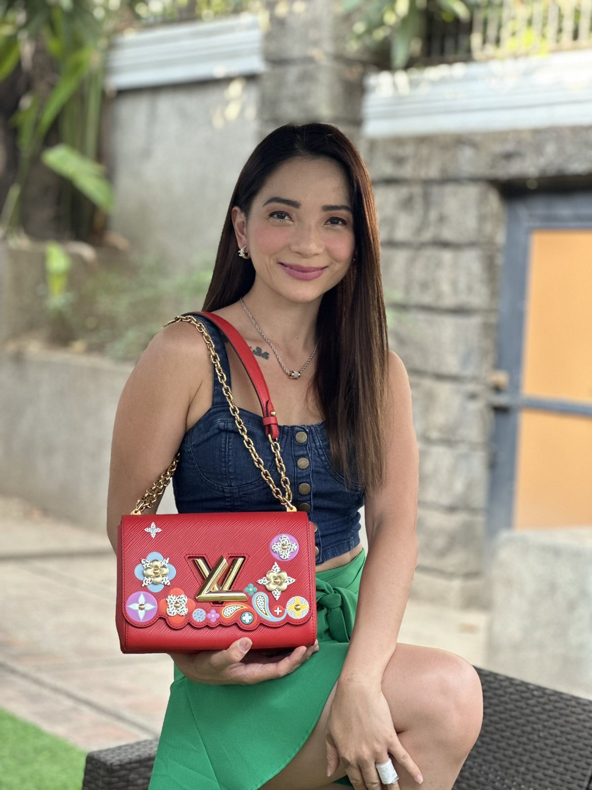 Louis Vuitton Epi Leather Black/Red Floral Twist Bag. DC: FL3142