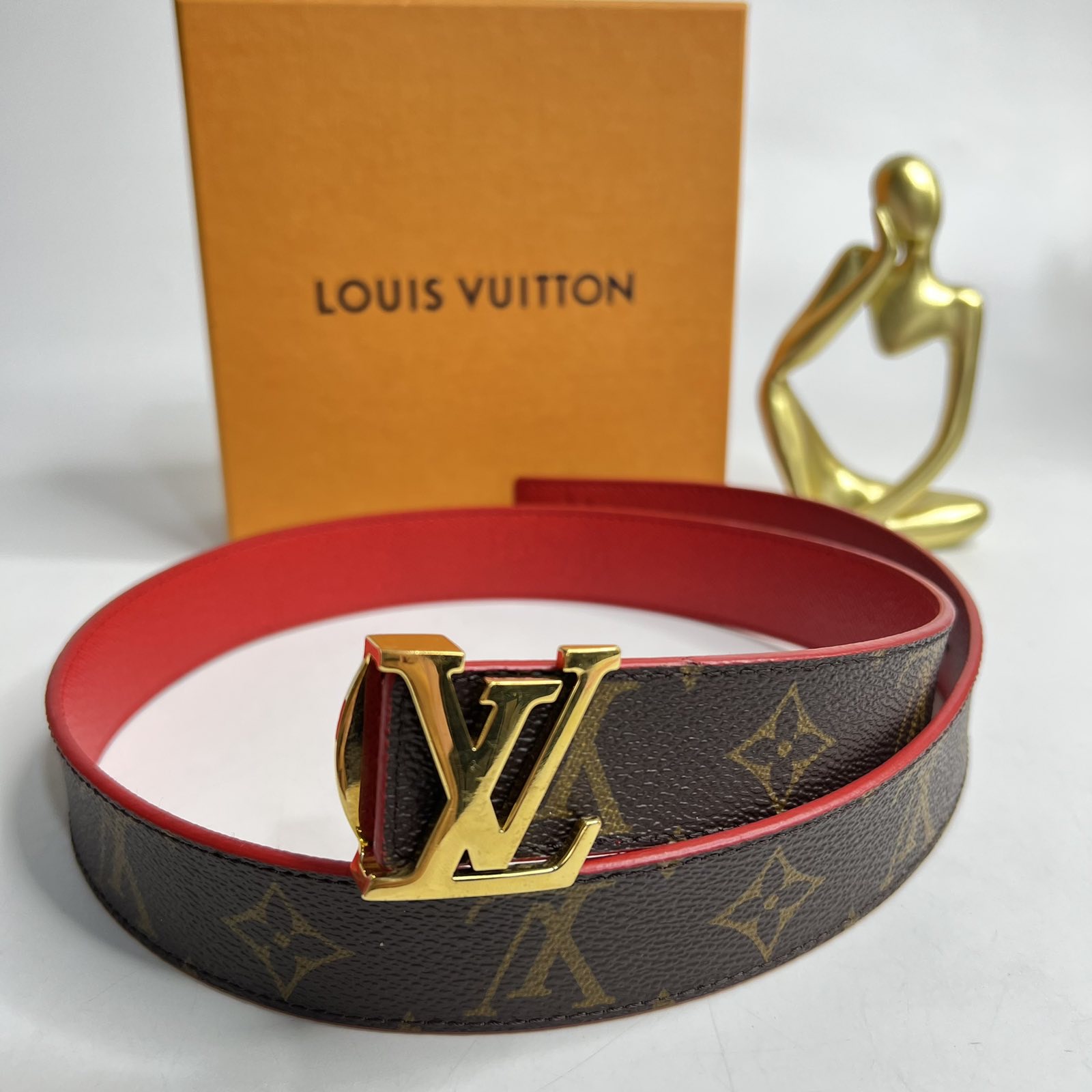 Louis Vuitton Reversible Belt Monogram/Red with Gold Buckle. Size 75 cm.  Made in Spain. With box ❤️