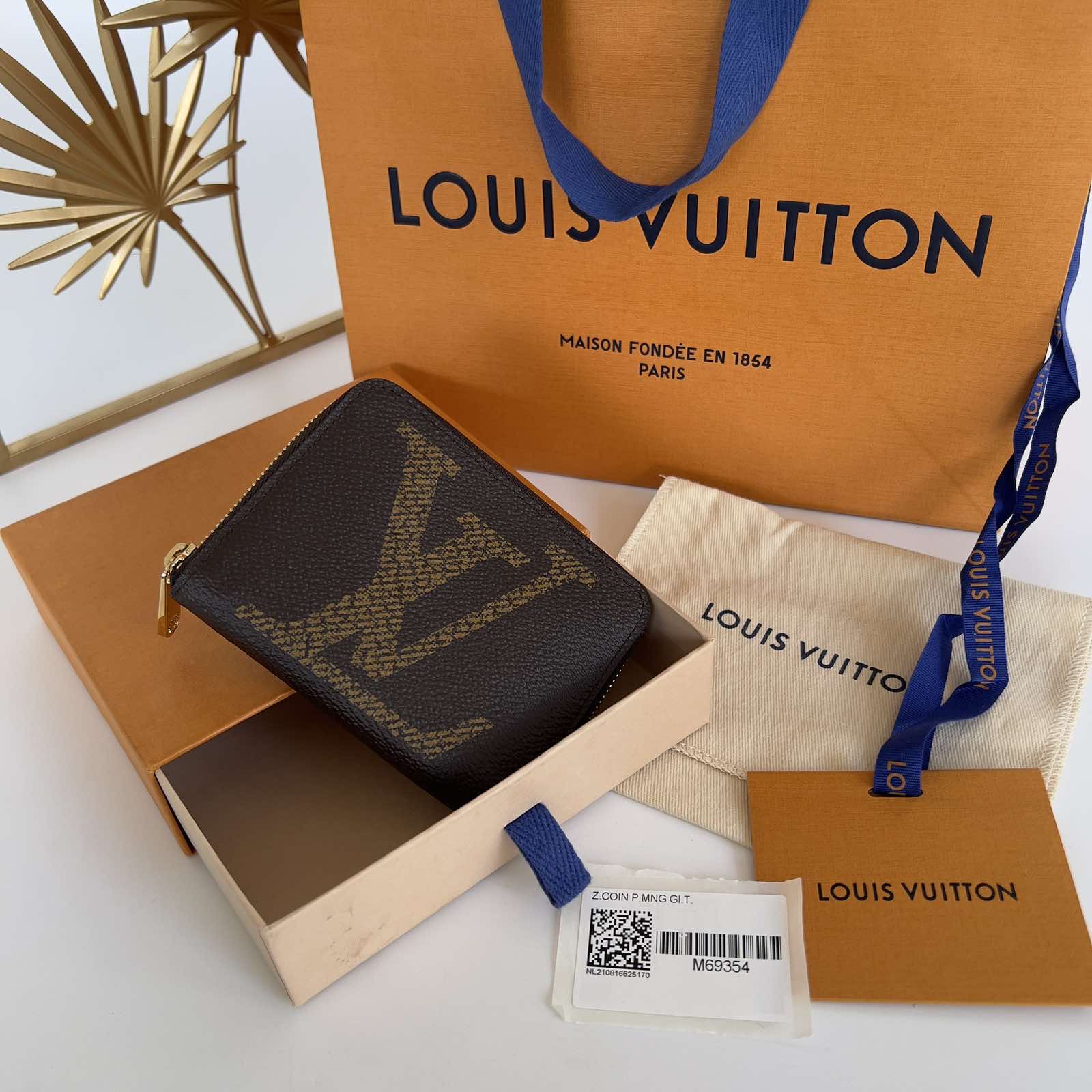 Louis Vuitton Giant Monogram Zippy Wallet