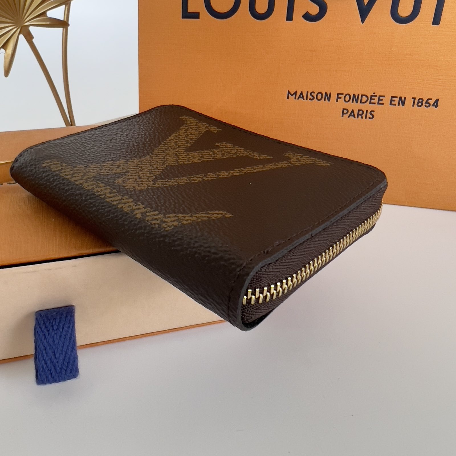 Louis Vuitton Reverse Monogram Short Zippy Wallet. Made in France. With  ribbon, dustbag, box & paperbag ❤️