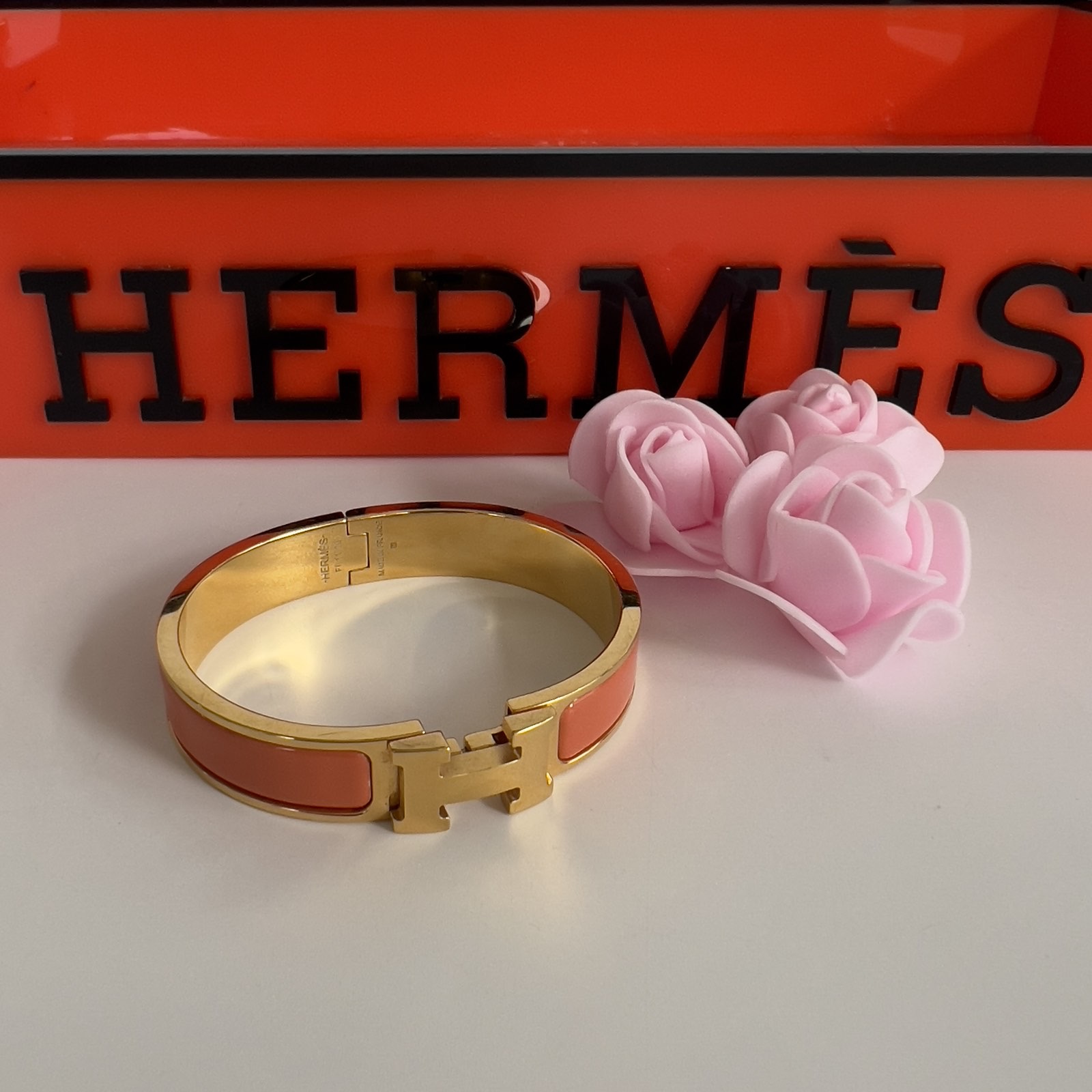 Hermes Clic H Couvertures et tenues de Jour Bracelet, Grey, GM