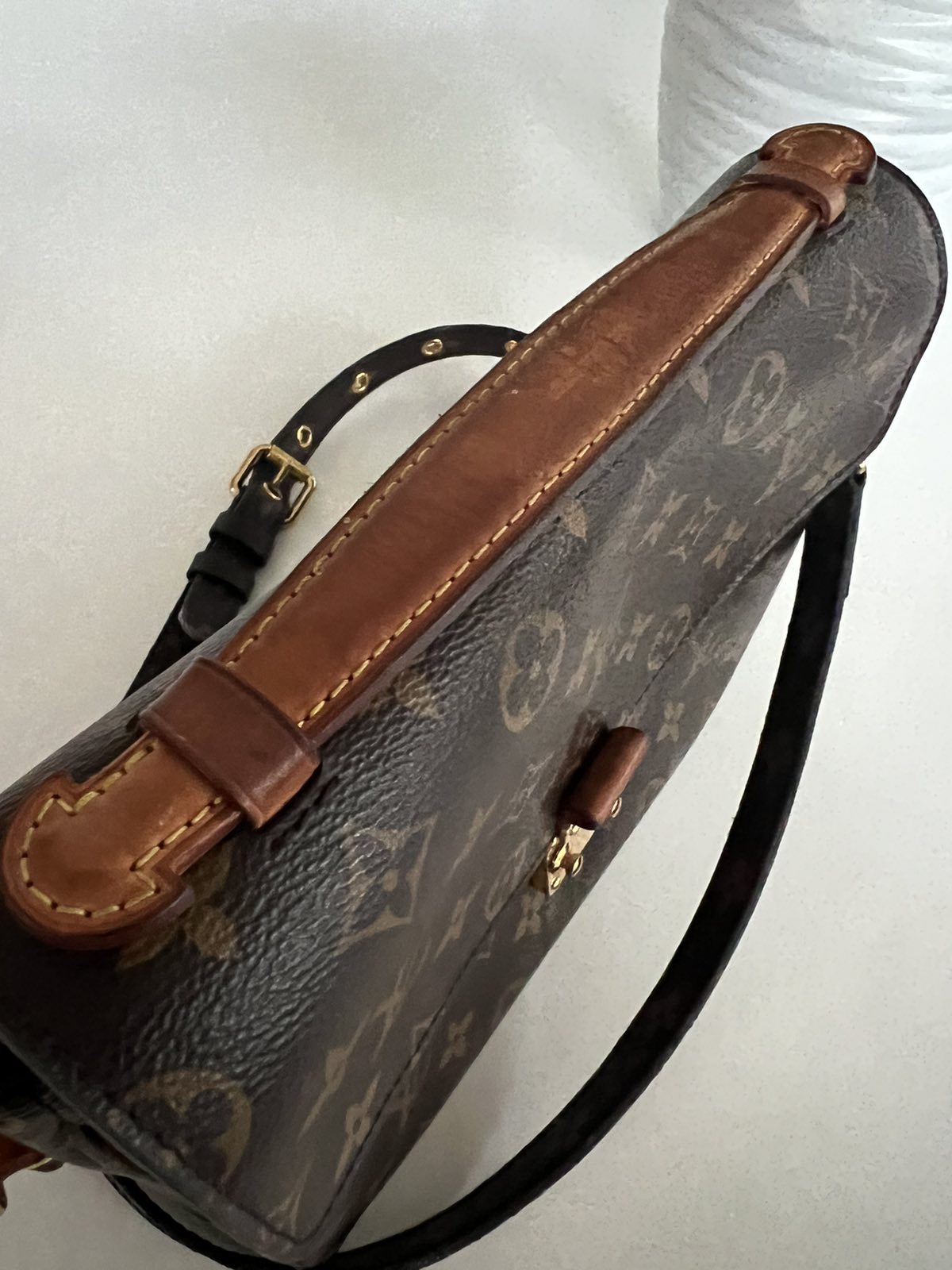 Louis Vuitton Monogram Canvas Metis. DC: PL3119. Made in Italy