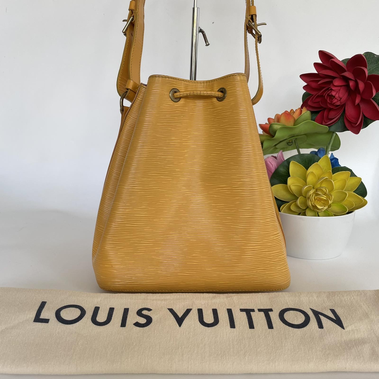 M57706 Louis Vuitton Epi Grained NéoNoé BB Bucket Bag-Honey Gold