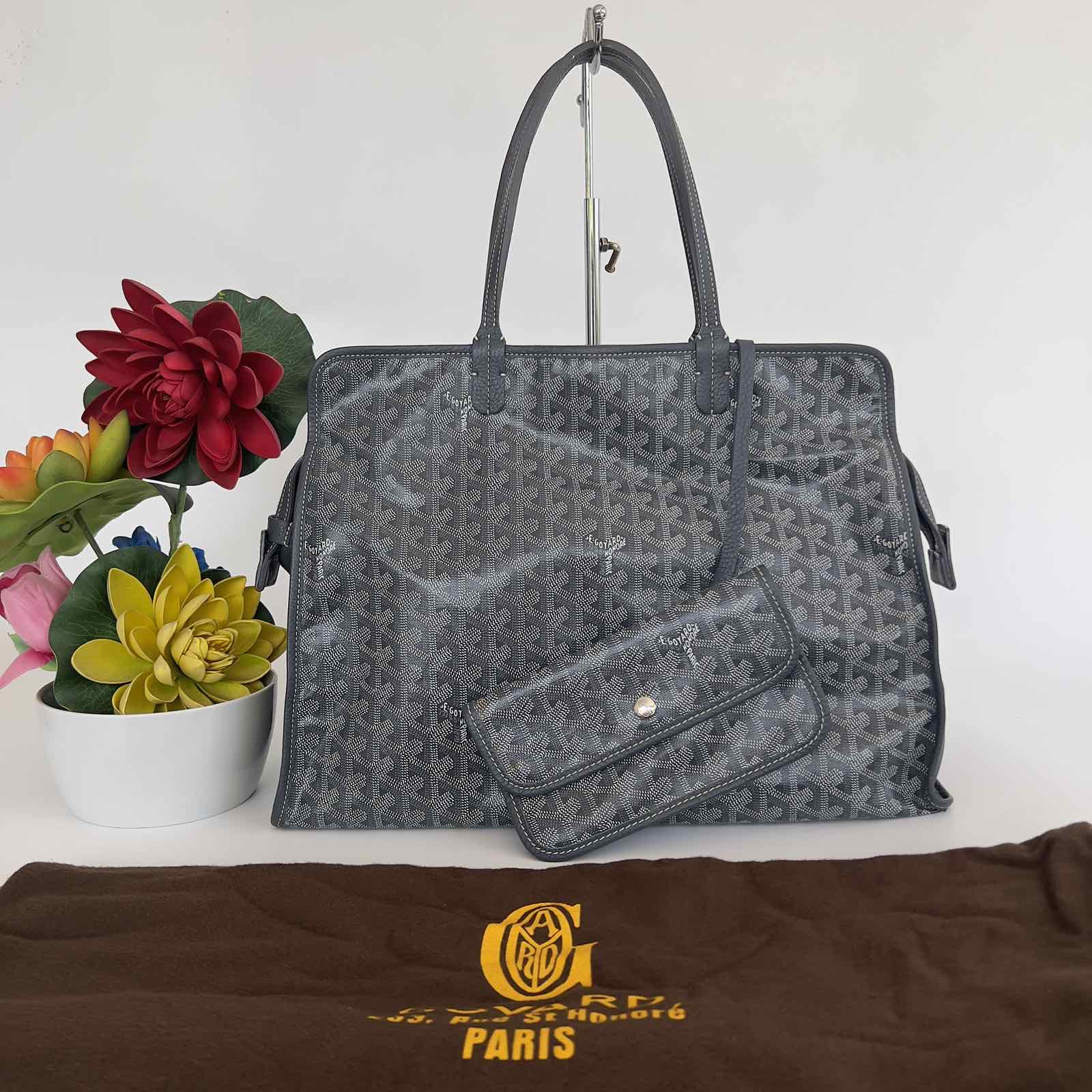 SOLD/LAYAWAY💕 Goyard Gray Sac Hardy. Made in France. With pouch & dustbag  ❤️