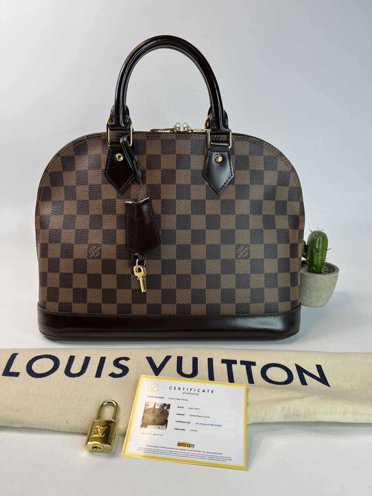 Louis Vuitton Damier Azur Hampstead PM. DC: CH3162. Made in Spain