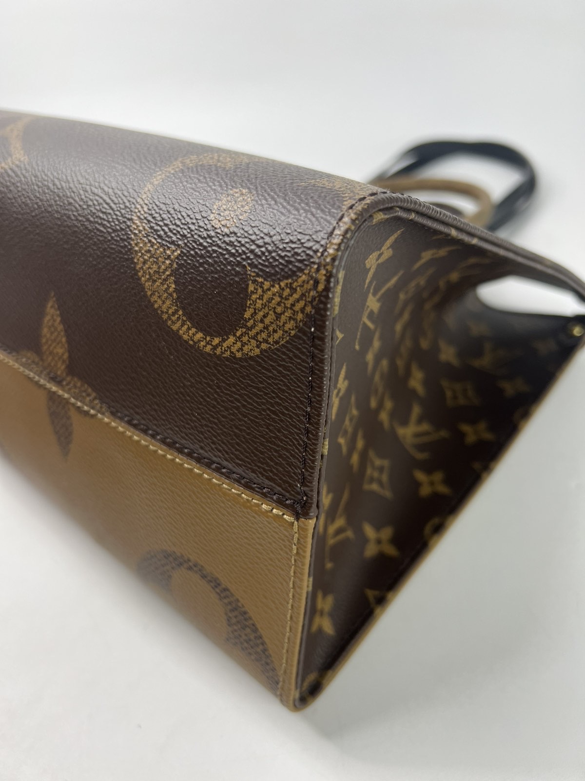 Louis Vuitton Reverse Monogram Canvas On The Go MM. Microchip. Made in  France. With care cards, receipt, dustbag, box, paperbag & certificate of  authenticity from ENTRUPY ❤️ - Canon E-Bags Prime