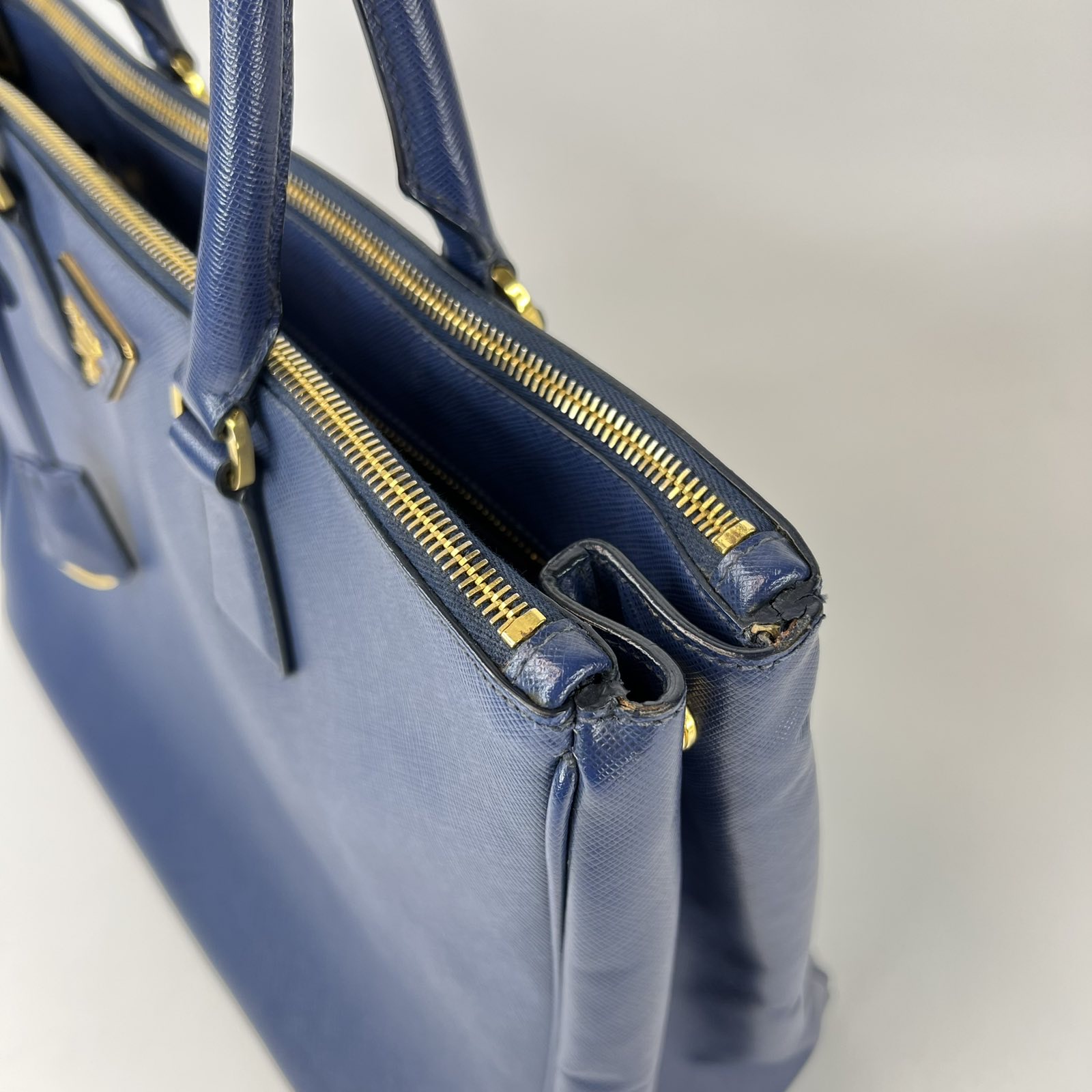 Prada Two Tone Blue Saffiano Lux Leather Large Double Zip Tote Prada | The  Luxury Closet