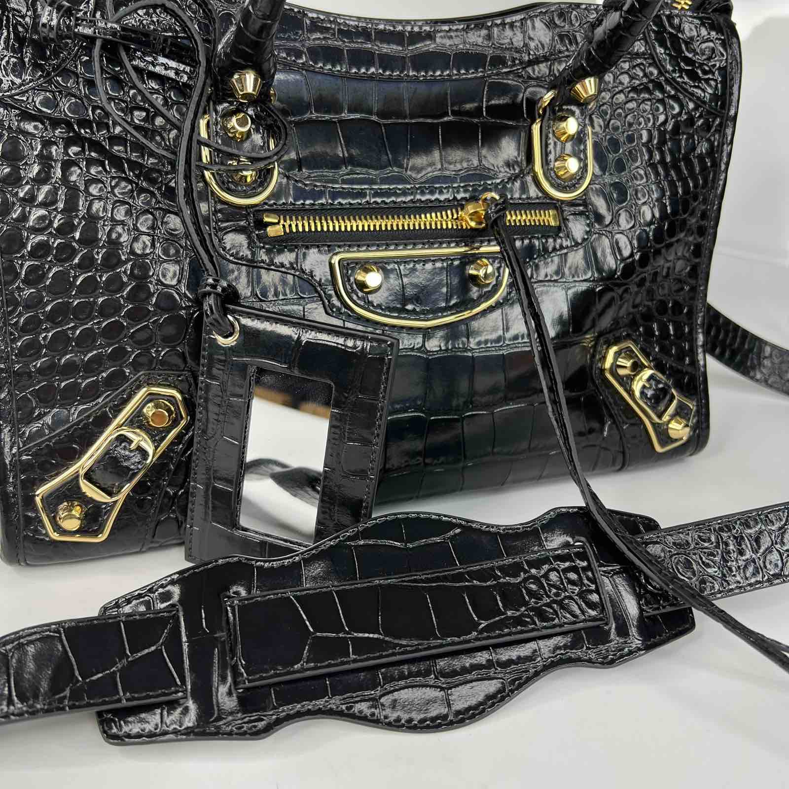 City leather handbag Balenciaga Black in Leather - 22009933
