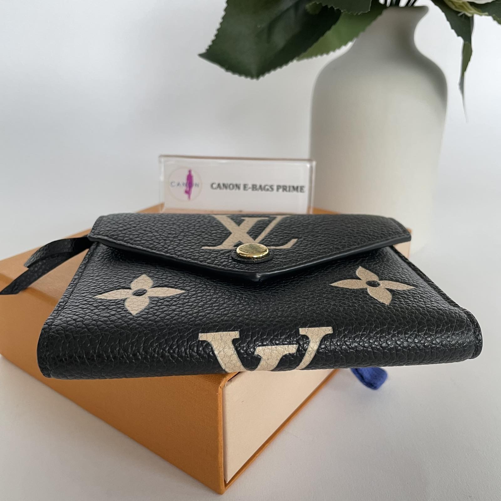 Louis Vuitton Bicolor Empreinte Compact Wallet. Microchip. Made in France.  With box & certificate of authenticity from ENTRUPY ❤️