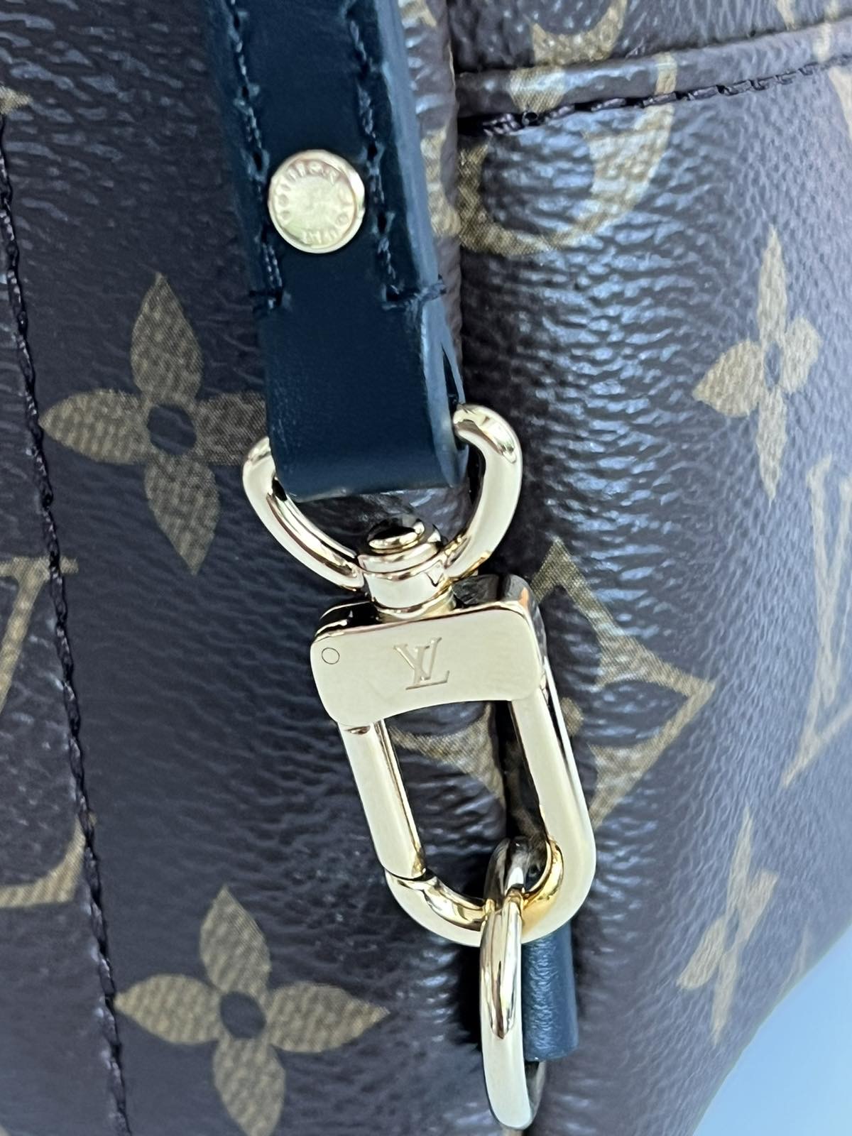 SOLD/LAYAWAY💕 Louis Vuitton Monogram Canvas Metis. Microchip. Made in  Italy. With dustbag, box, paperbag & certificate of authenticity from  ENTRUPY ❤️ - Canon E-Bags Prime