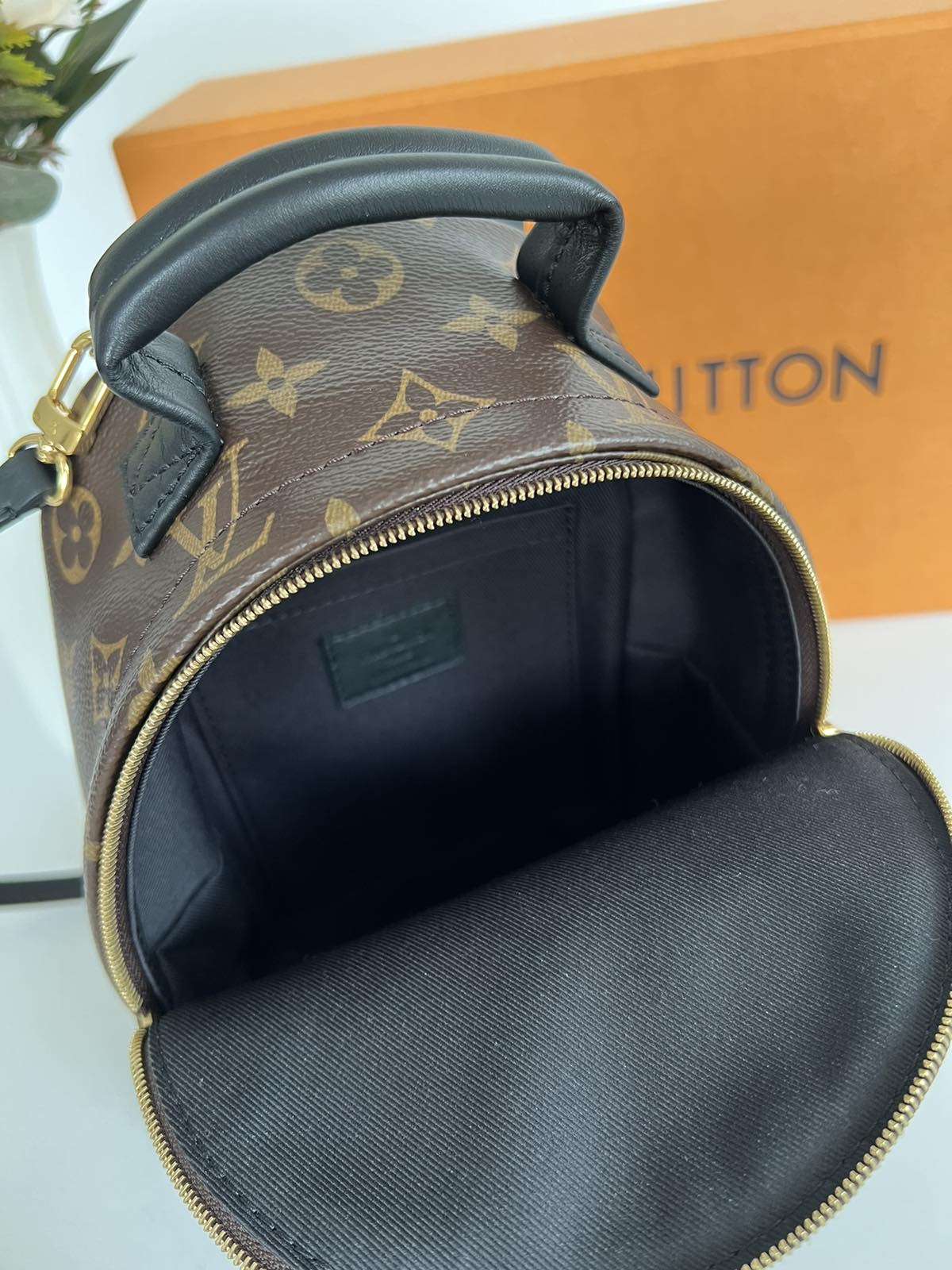 SOLD/LAYAWAY💕 Louis Vuitton Monogram Canvas Metis. Microchip. Made in  Italy. With dustbag, box, paperbag & certificate of authenticity from  ENTRUPY ❤️ - Canon E-Bags Prime